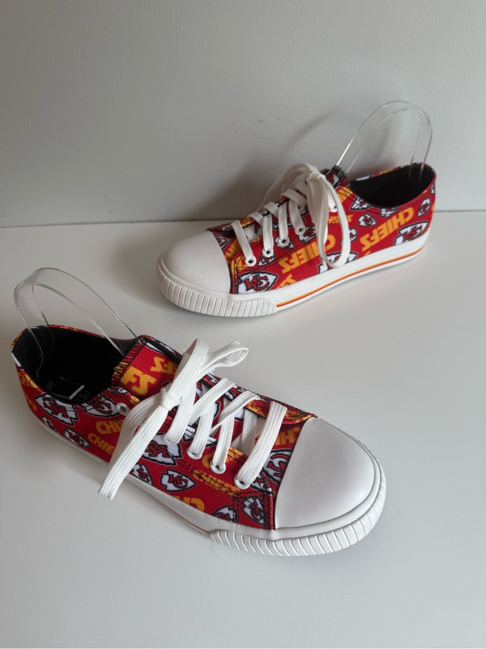 Kansas City Chiefs Women’s Low Top Repeat Print Canvas Shoe Size 9 NEW